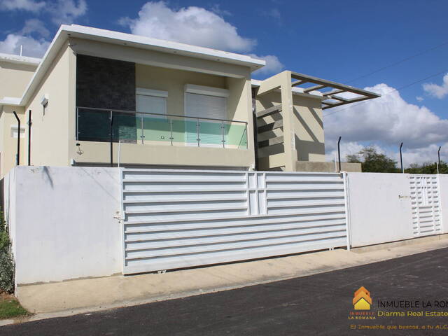 #280 - Casa para Venta en La Romana - La Romana